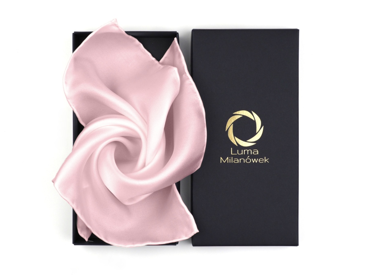 PJ-004 Elegancka poszetka do marynarki jedwabna, jasnor�owa 30x30 cm